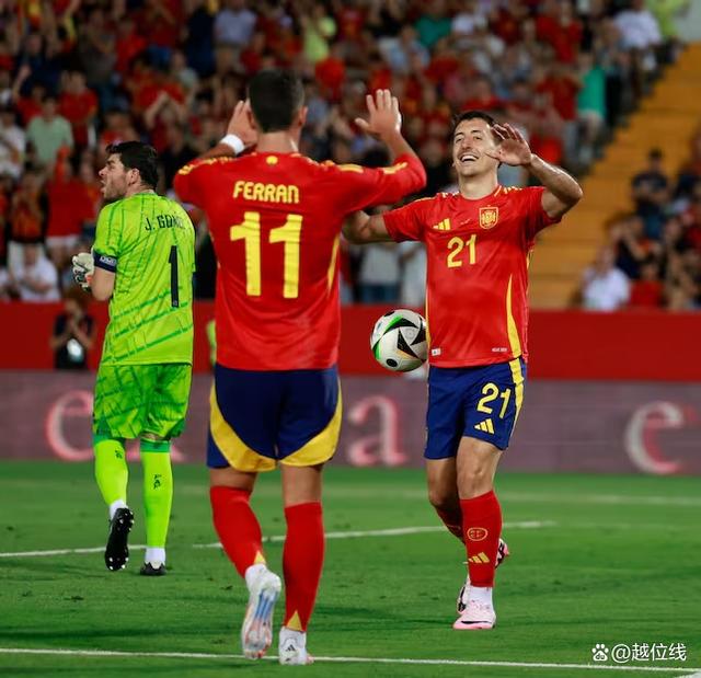 AC米兰鏖战阿森纳，奥亚尔萨瓦尔统治全场