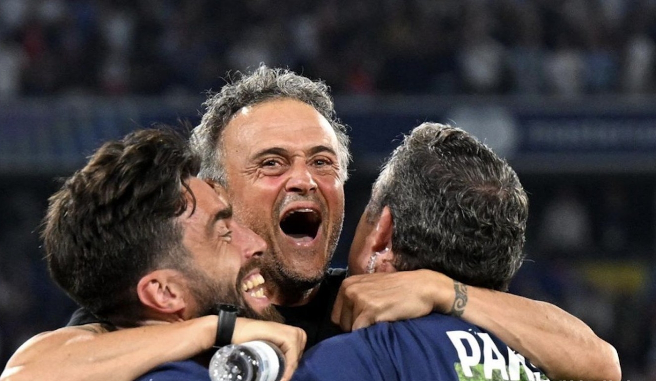 AC米兰鏖战阿森纳，奥亚尔萨瓦尔统治全场