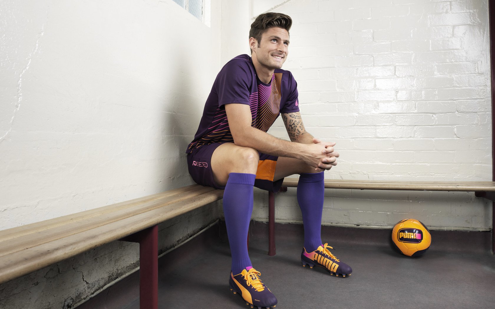 马丁内利连续得分拉开差距，伊拉克硬仗取胜新西兰，绿茵场上的文明启示录