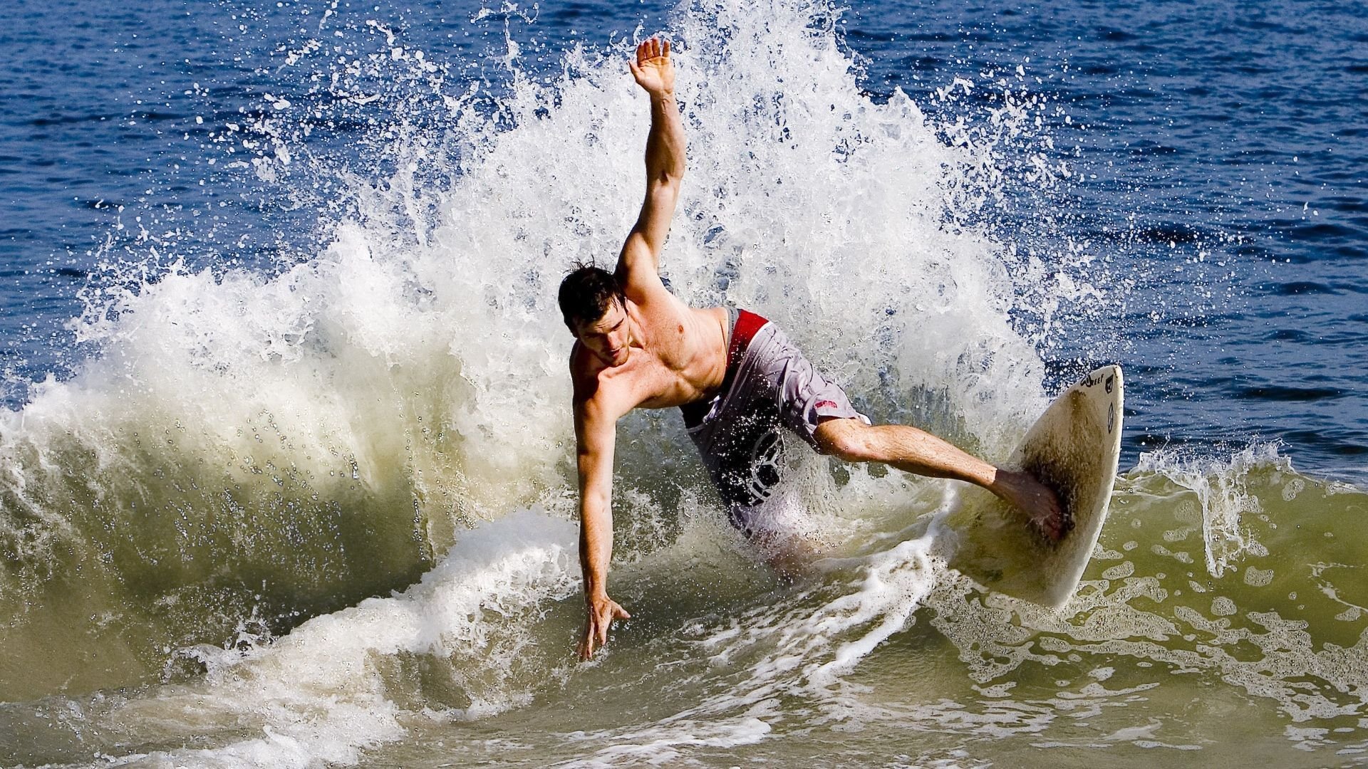 篮网碾压骑士，马克西成为全场焦点，一场新王登基的完美预演