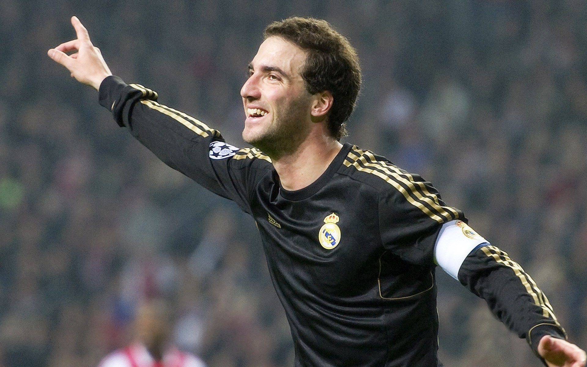 黄喜灿点燃的，不只是2026世界杯之夜